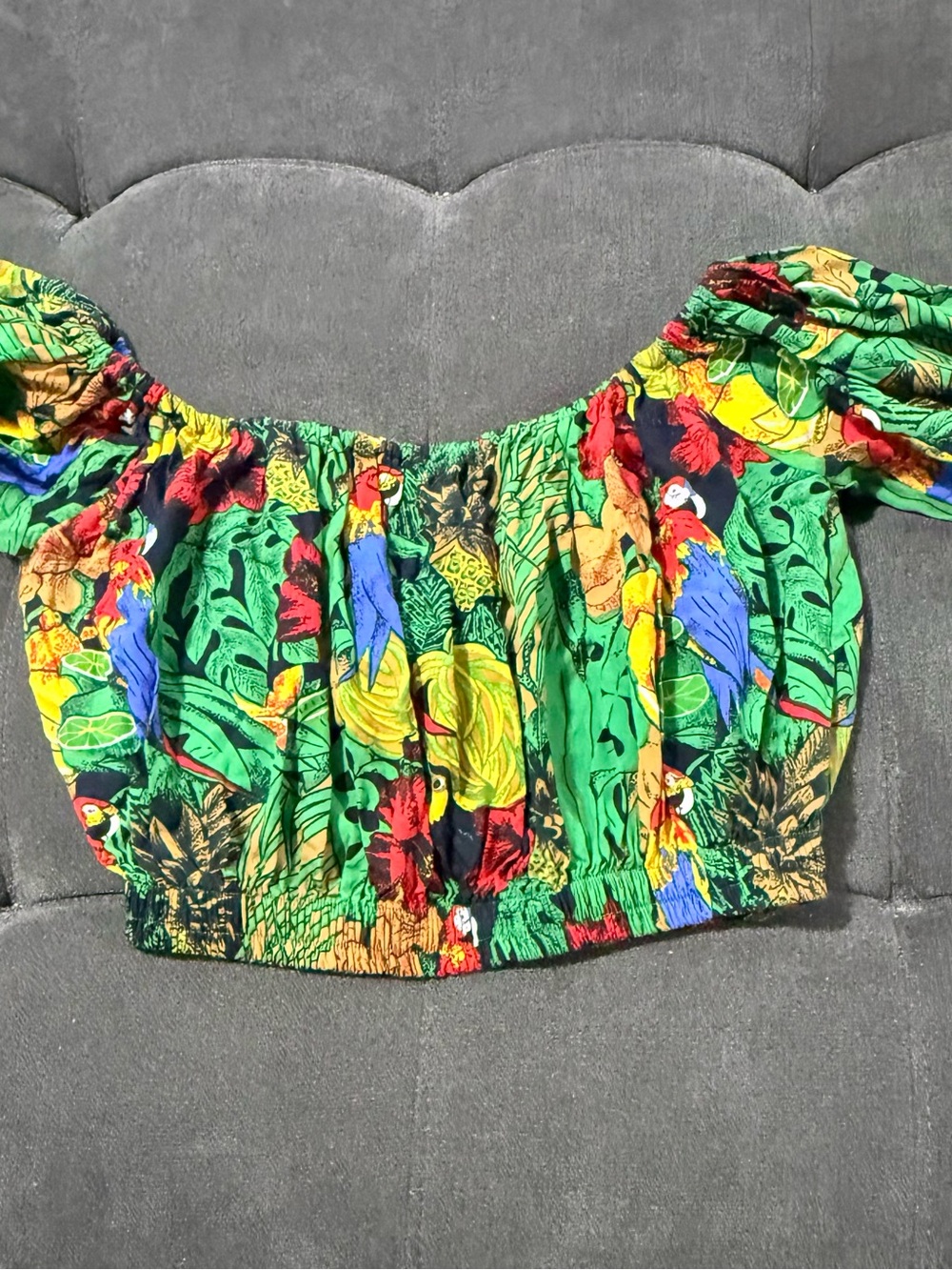 Bebop de Luxe Tropical Off-Shoulder Parrot Print Crop Top small